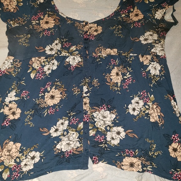 Torrid button down Teal with pink flowers size 2 - Picture 2 of 4